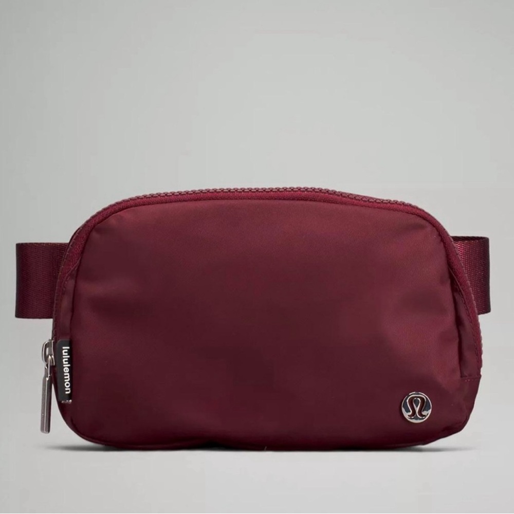 Lululemon Everywhere Belt Bag Red Merlot NWT
